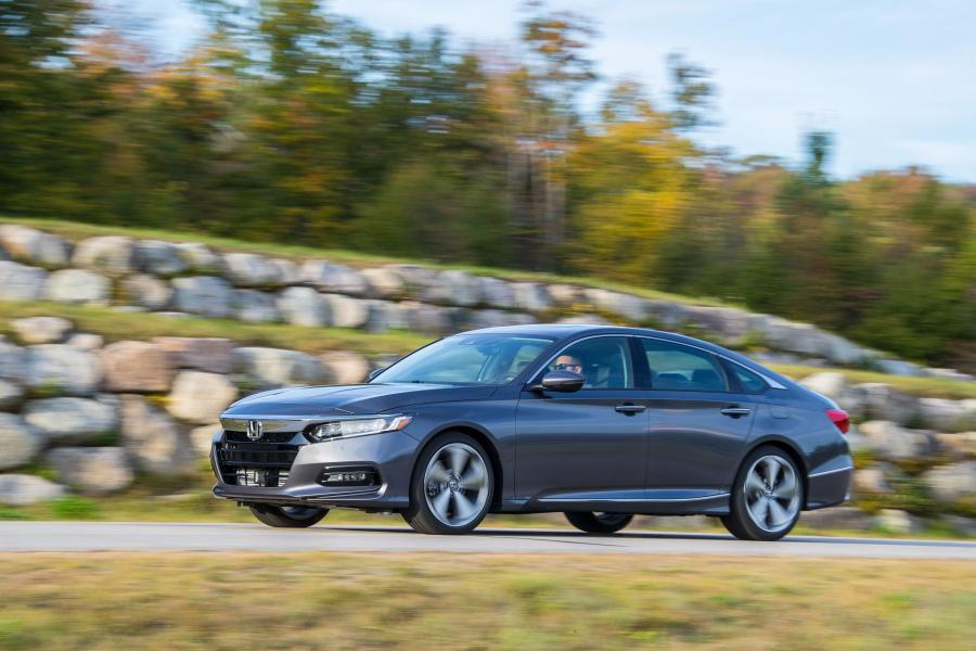  Honda Accord Touring Hybrid 2017 года  (NA) (фото 142 из 170)
